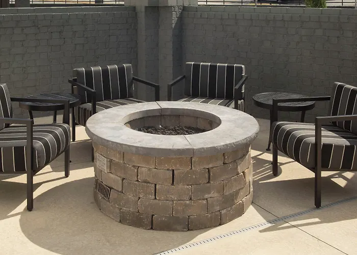 Hotel Courtyard 3*